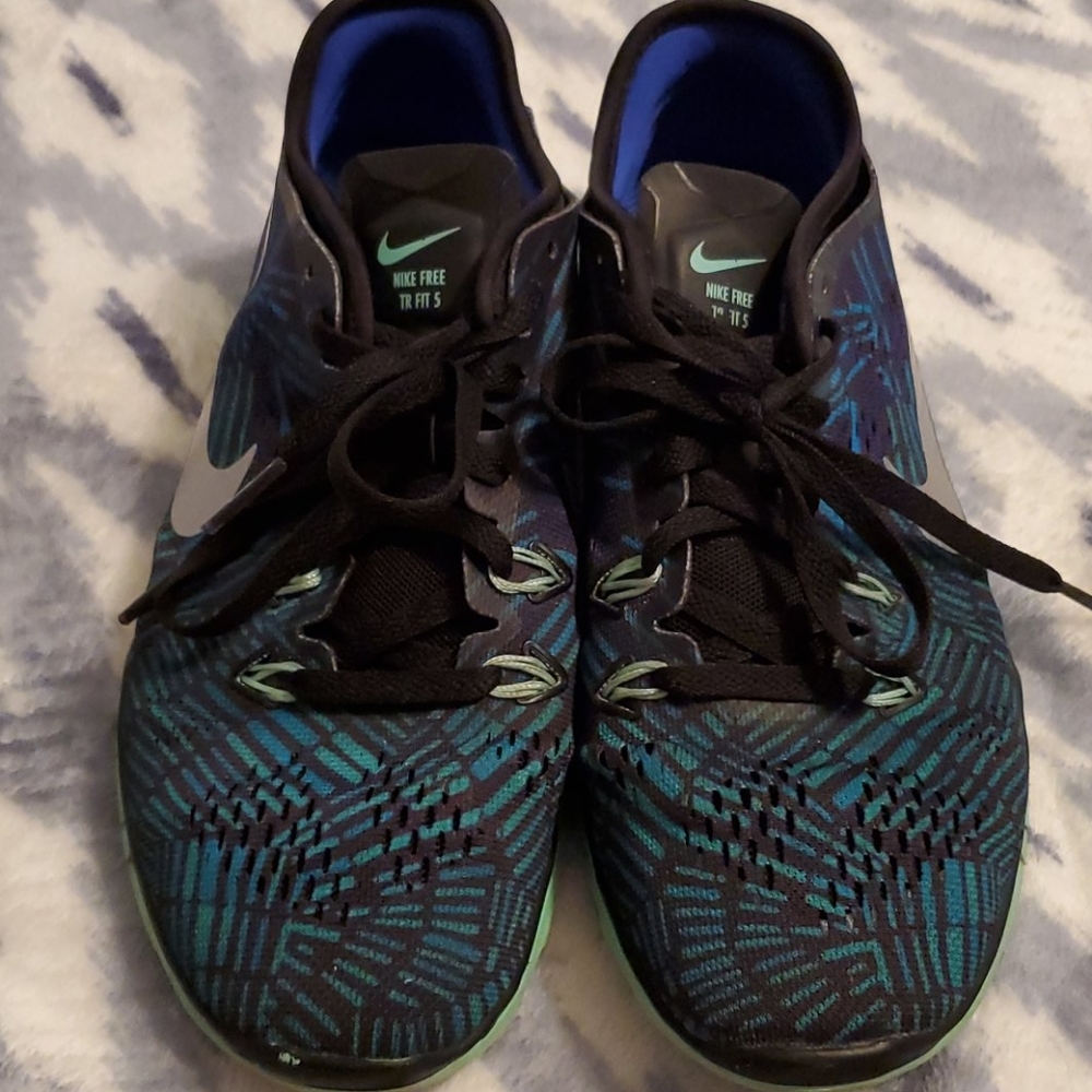 Nike Tennis Shoes